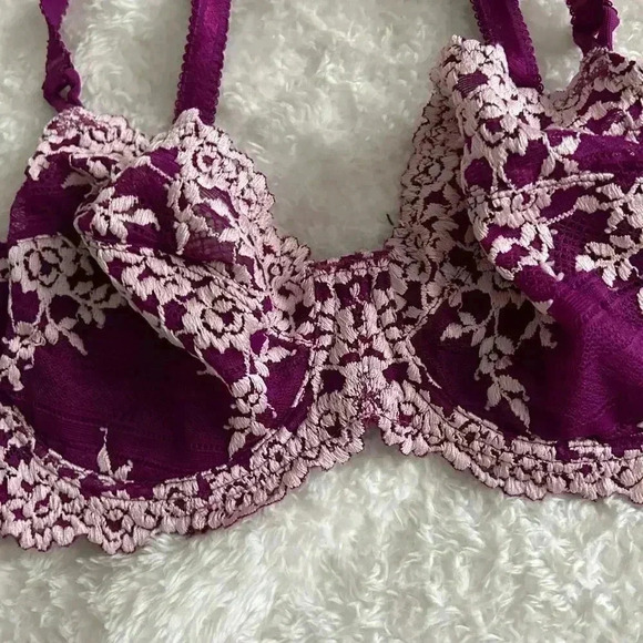 Gorgeous Wacoal Embrace Lace® Underwire Bra 32D - Picture 5 of 5
